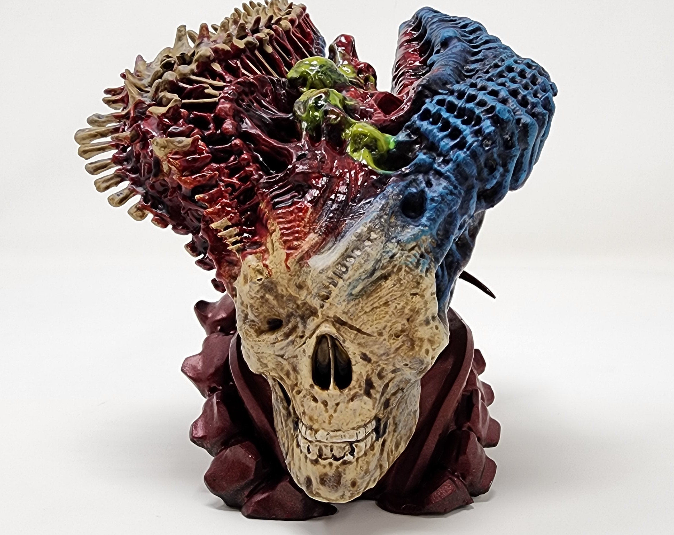 Mutated Alien Queen Skull